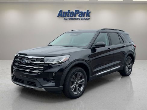 New 2025 Ford Explorer Active w/ Active Comfort Package image 3