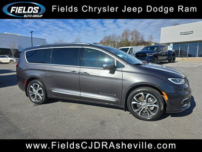 Used 2021 Chrysler Pacifica Pinnacle