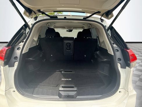 Used 2019 Nissan Rogue SV FWD image 28