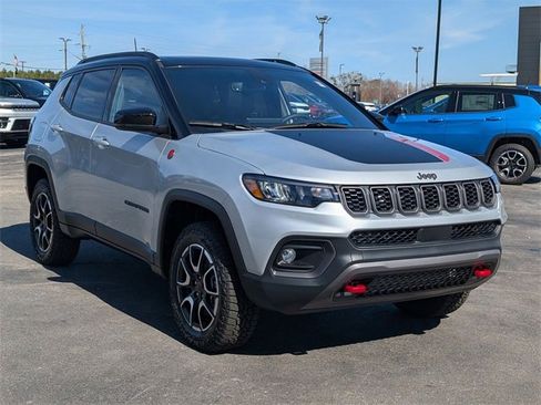 New 2026 Jeep Compass Trailhawk image 2