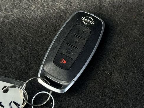 Used 2023 Nissan Rogue SV image 23