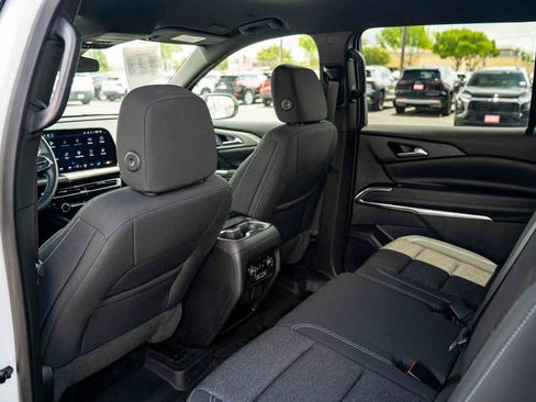 Certified 2024 Chevrolet Traverse LT w/ LPO, Floor Liner Package FWD image 23