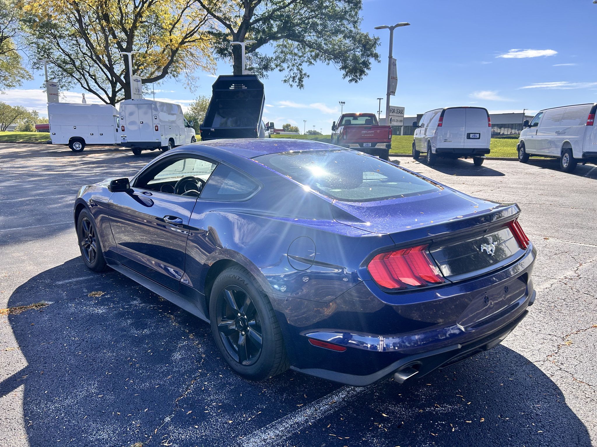 Used 2018 Ford Mustang Coupe RWD image 7