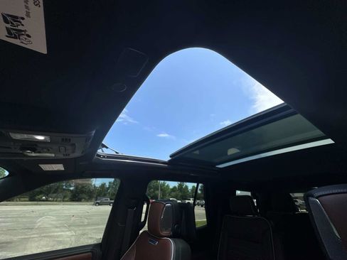 Certified 2024 GMC Yukon Denali Ultimate AWD/4WD image 18