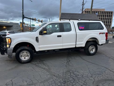 Used 2017 Ford F250 XL w/ Power Equipment Group image 4