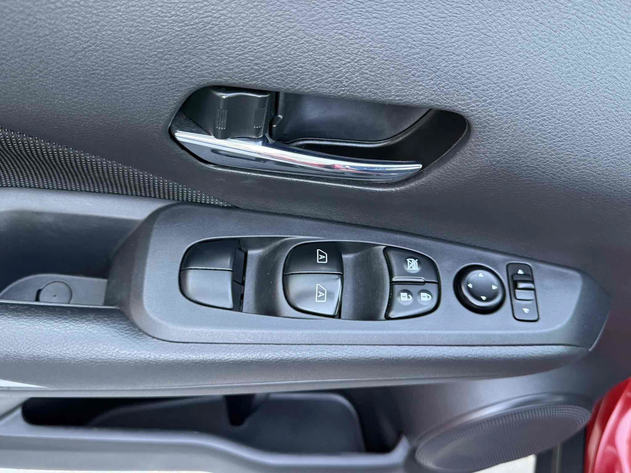 Used 2022 Nissan Kicks SV FWD image 81