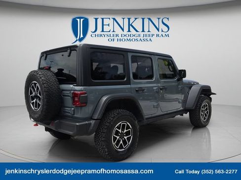Used 2024 Jeep Wrangler Unlimited Rubicon AWD/4WD image 5