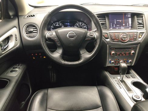 Used 2020 Nissan Pathfinder SL AWD/4WD image 22