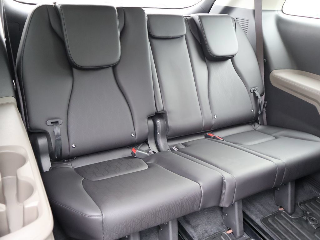 New 2025 Kia Carnival FWD image 15
