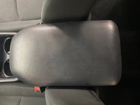 Used 2021 Toyota RAV4 LE FWD image 26