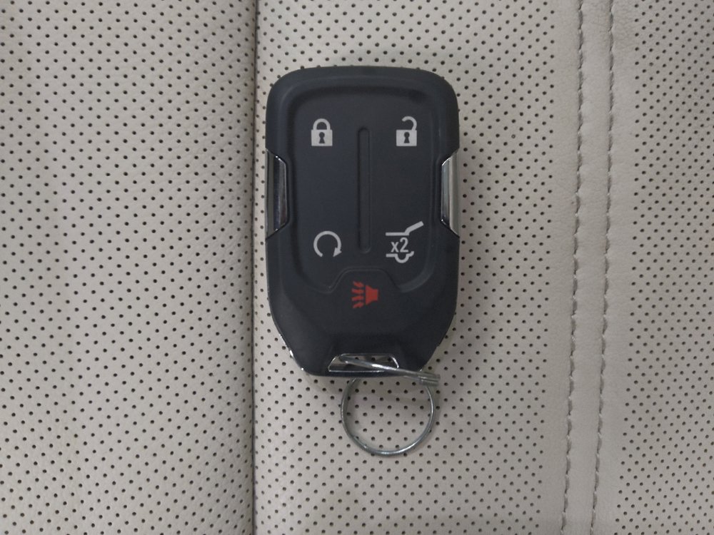 Used 2020 GMC Acadia Denali w/ Technology Package FWD image 32