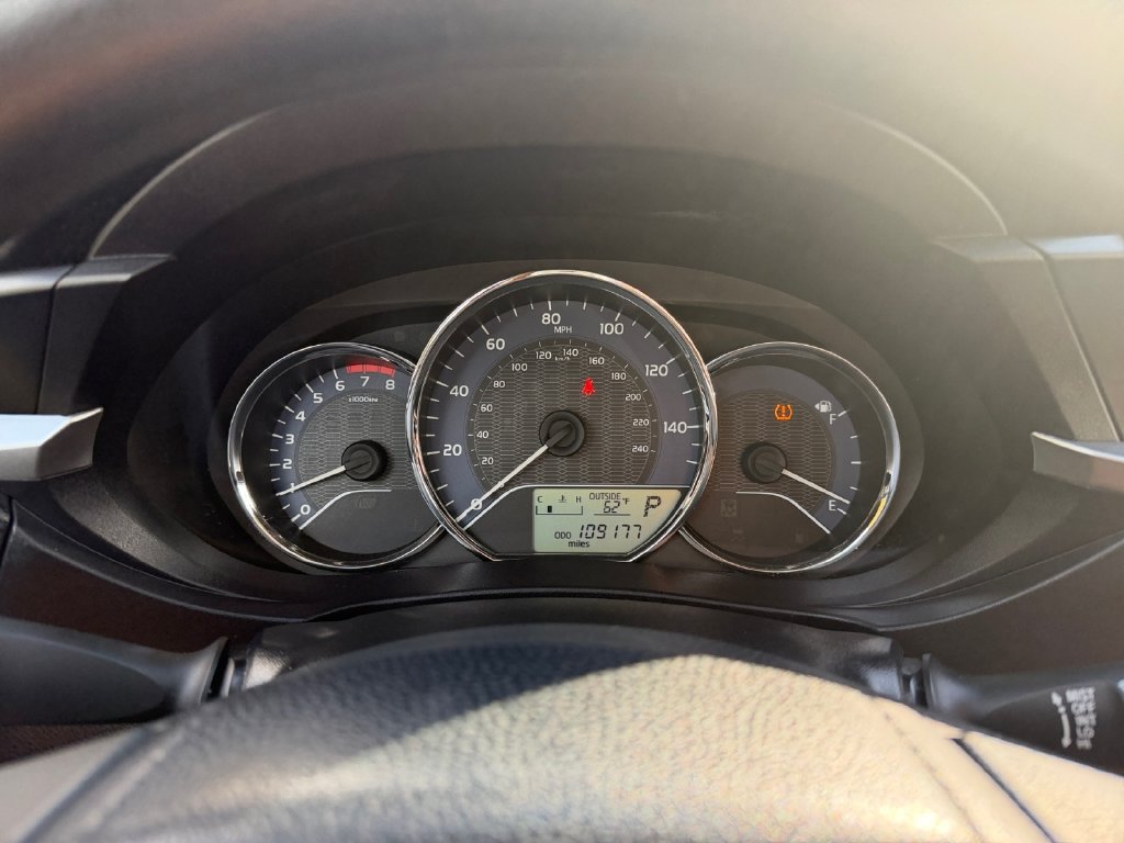 Used 2014 Toyota Corolla LE FWD image 14