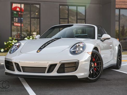 Used 2019 Porsche 911 Targa 4 GTS AWD/4WD image 4