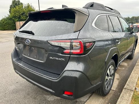 Used 2023 Subaru Outback Premium AWD/4WD image 3