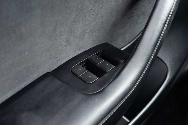 Used 2023 Tesla Model 3 Standard Range RWD image 22