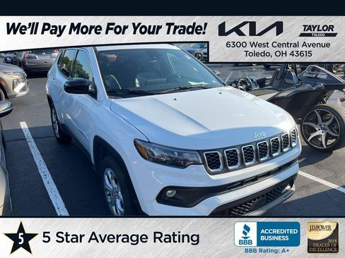 Used 2024 Jeep Compass Latitude AWD/4WD image 1