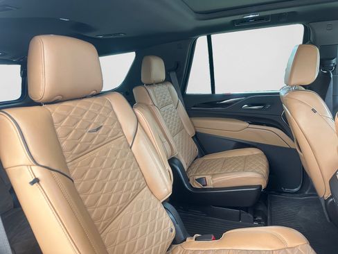 Used 2022 Cadillac Escalade Sport w/ Touring Package AWD/4WD image 17