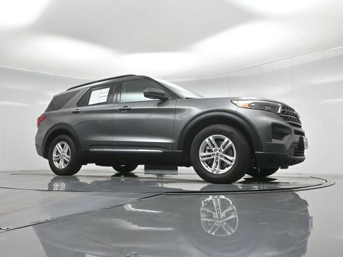 Certified 2023 Ford Explorer XLT RWD image 49