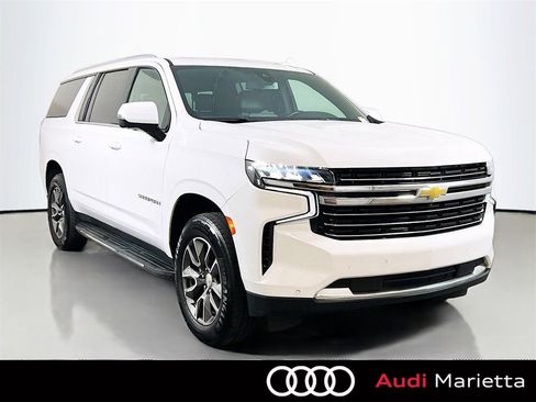 Used 2022 Chevrolet Suburban LT w/ LT Signature Plus Package image 1