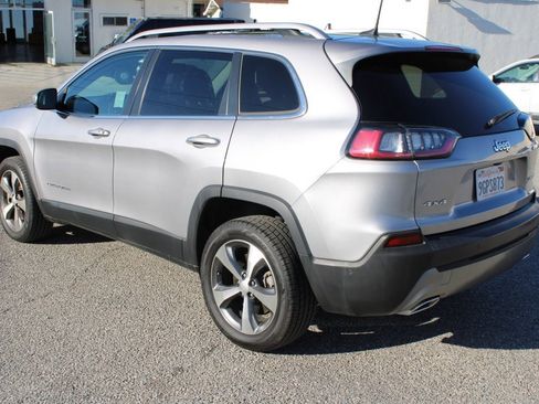 Used 2021 Jeep Cherokee Limited image 6