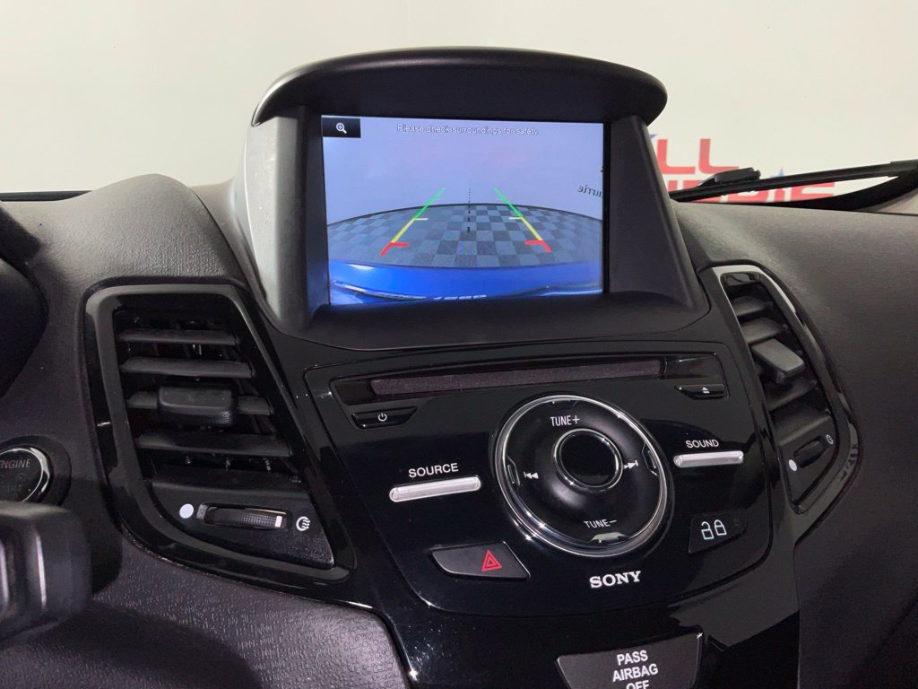 Used 2015 Ford Fiesta Titanium FWD image 22