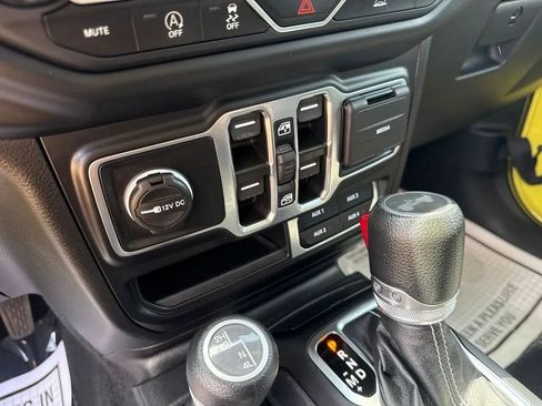 Used 2023 Jeep Wrangler Unlimited Sahara w/ Cold Weather Group AWD/4WD image 24