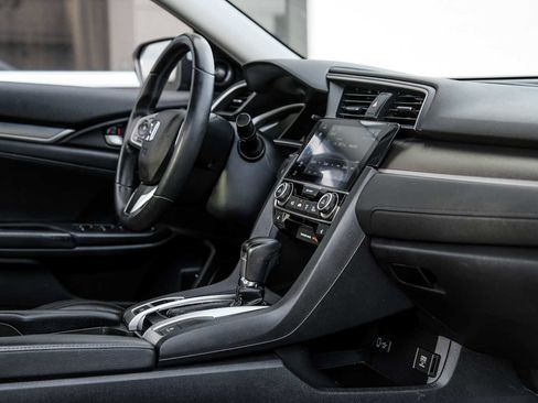 Used 2017 Honda Civic Touring image 24