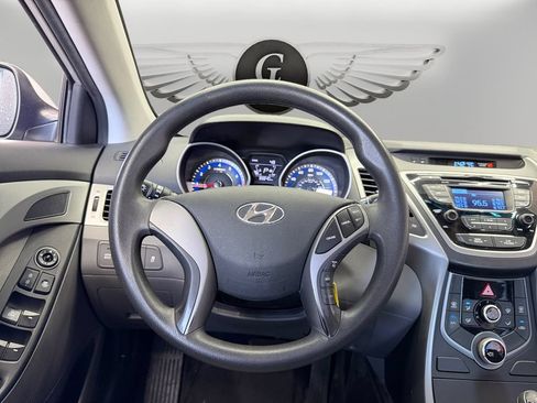 Used 2014 Hyundai Elantra SE FWD image 12