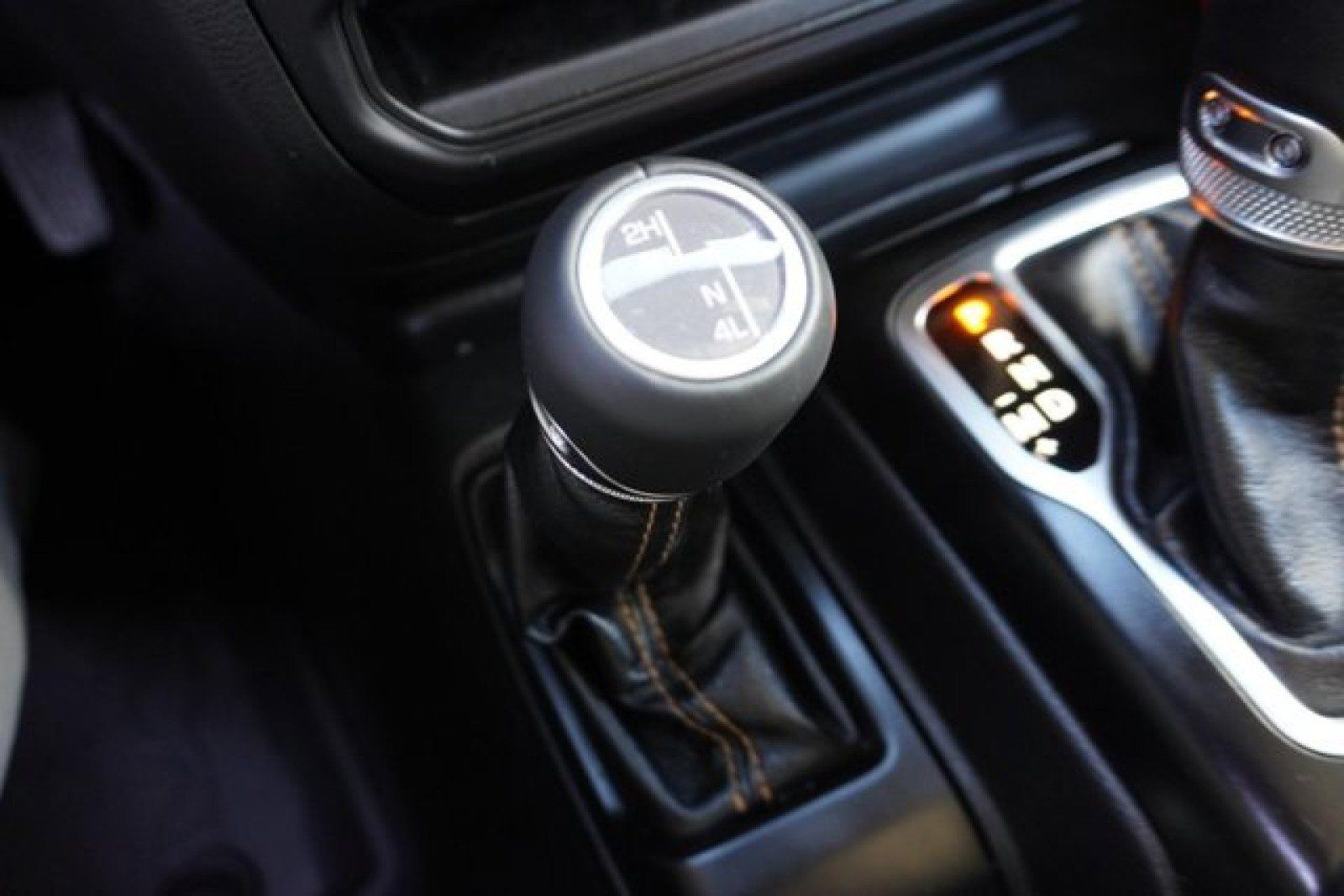 Used 2023 Jeep Gladiator Overland AWD/4WD image 28