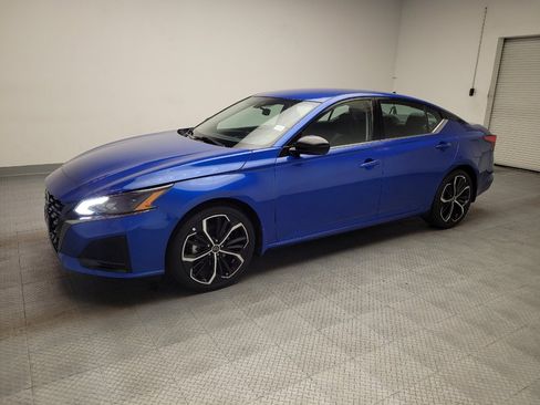Used 2025 Nissan Altima 2.5 SR FWD image 3