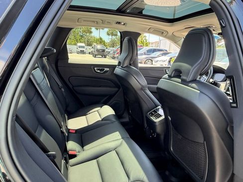 Used 2020 Volvo XC60 T6 Inscription w/ Protection Package Premier AWD/4WD image 16