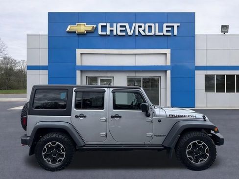 Used 2016 Jeep Wrangler Unlimited Rubicon AWD/4WD image 8