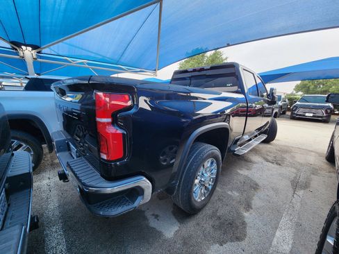 Used 2024 Chevrolet Silverado 2500 LTZ w/ LTZ Convenience Package AWD/4WD image 4