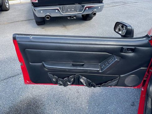 Used 1992 Ford Mustang LX image 23