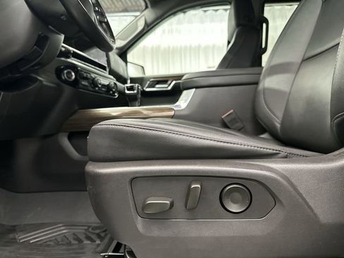 Used 2025 Chevrolet Silverado 1500 LT Trail Boss w/ Convenience Package II AWD/4WD image 18