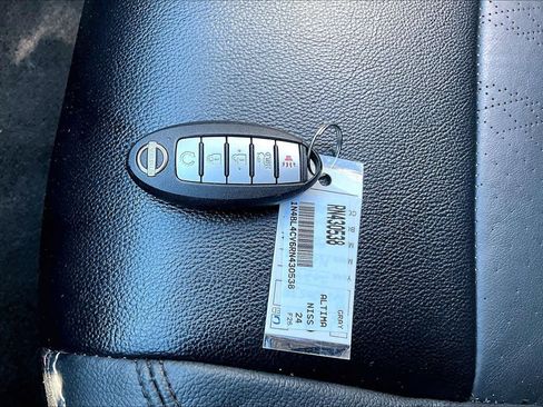 Used 2024 Nissan Altima 2.5 SR w/ SR Premium Package FWD image 15