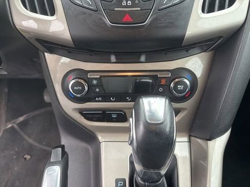 Used 2012 Ford Focus SEL image 17