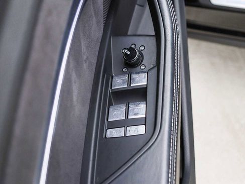 Used 2023 Audi e-tron S Prestige w/ Prestige Package image 27