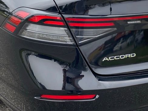 Used 2023 Honda Accord Sport image 9