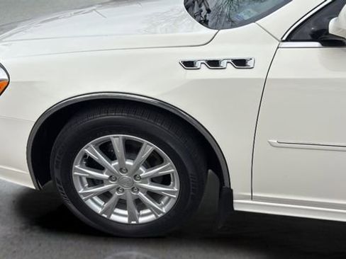 Used 2011 Buick Lucerne CXL FWD image 32