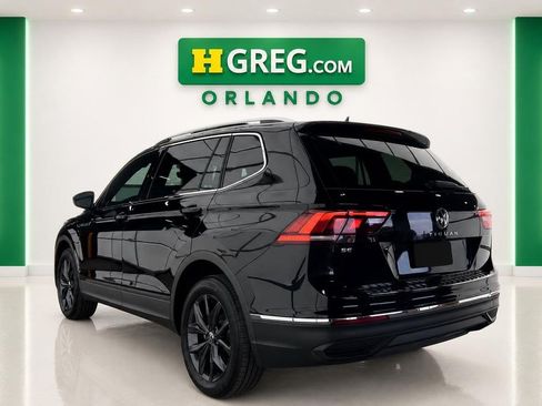 Used 2022 Volkswagen Tiguan SE FWD image 2