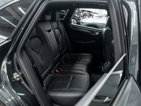 Used 2023 Porsche Macan image 13