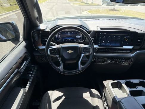 Used 2022 Chevrolet Silverado 1500 LT w/ Protection Package image 28