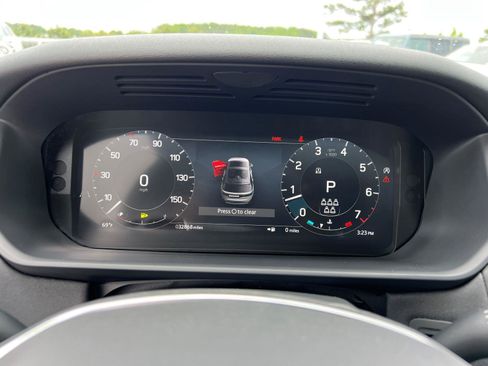 Used 2024 Land Rover Discovery S AWD/4WD image 27