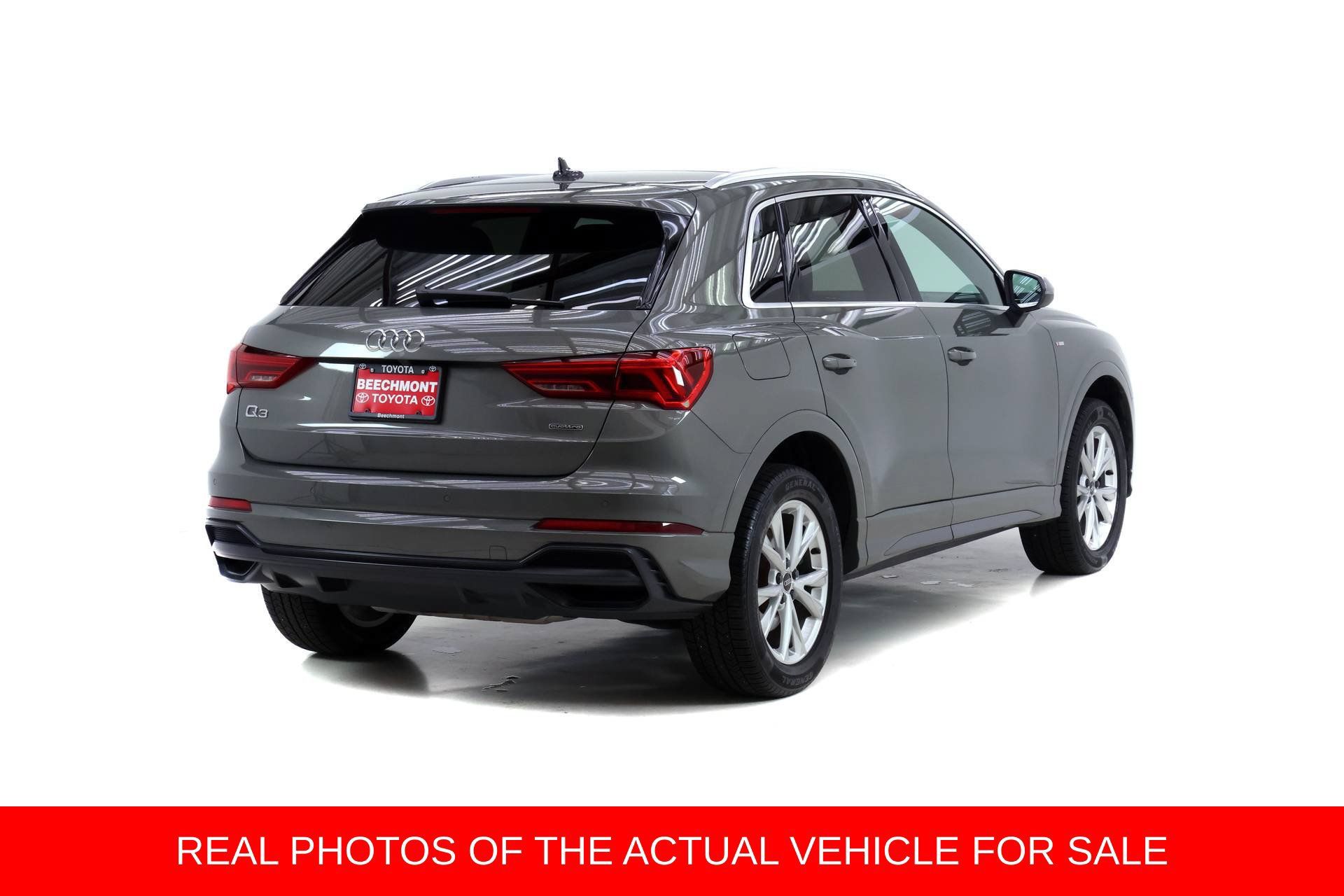 Used 2022 Audi Q3 2.0T Premium AWD/4WD image 2