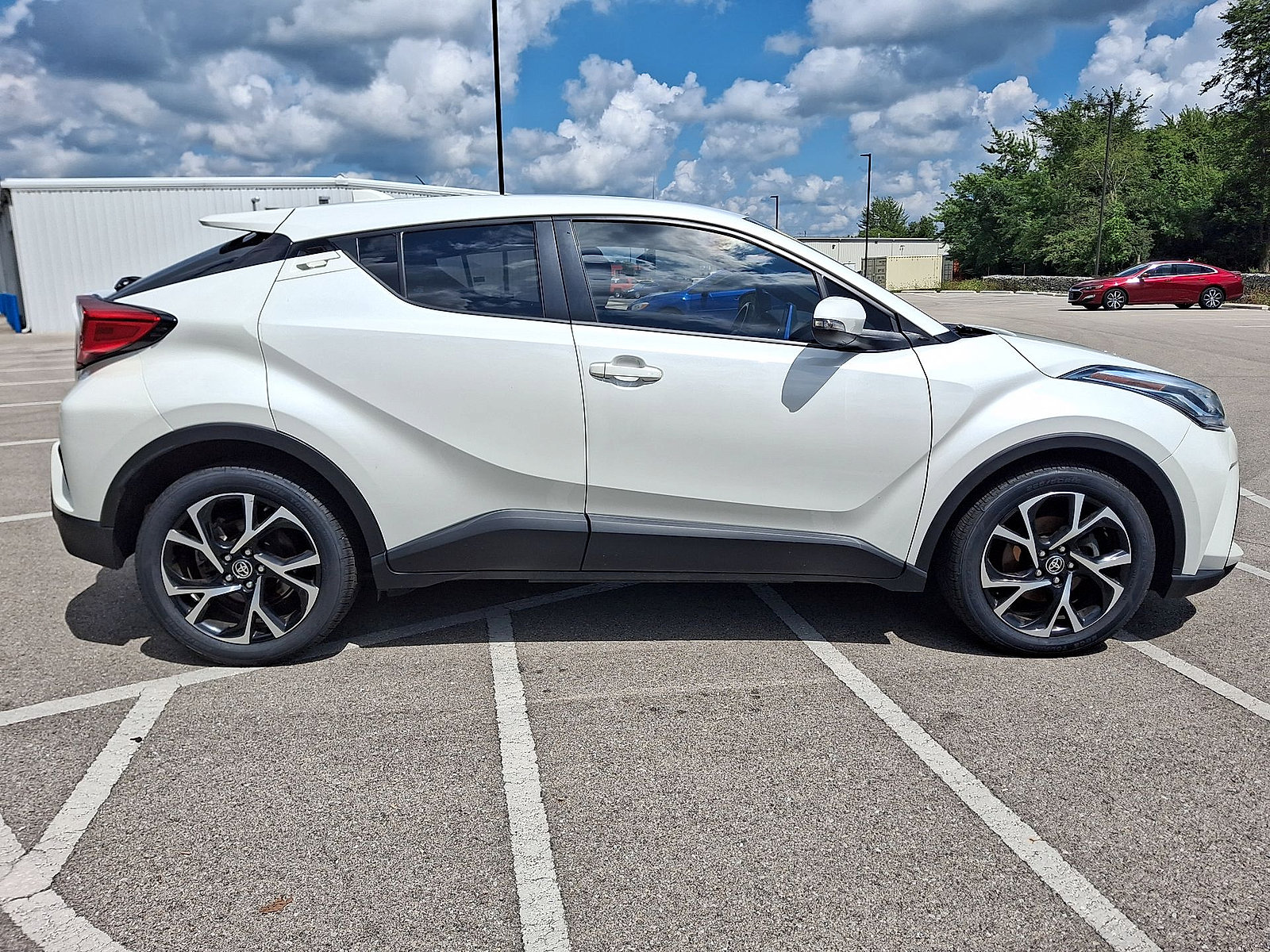 Used 2021 Toyota C-HR XLE FWD image 26