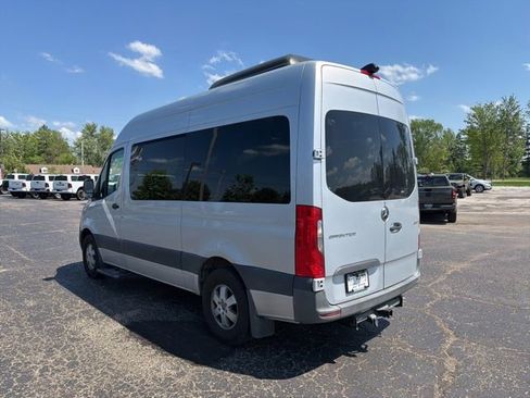 Used 2019 Mercedes-Benz Sprinter 2500 image 5