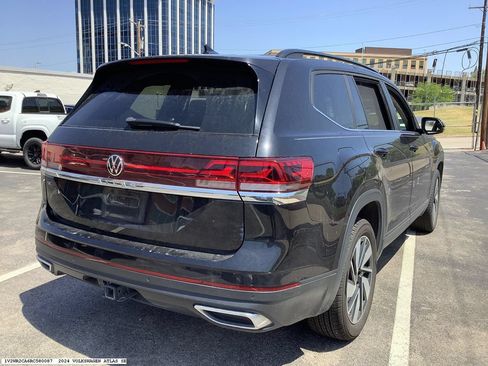 Used 2024 Volkswagen Atlas SE FWD image 5