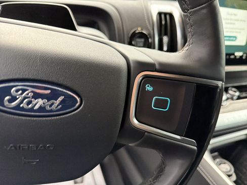 Used 2025 Ford Expedition Platinum w/ Driver's Package AWD/4WD image 20