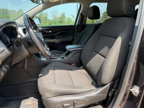 Used 2018 GMC Acadia SLE w/ LPO, Floor Liner Package FWD image 8